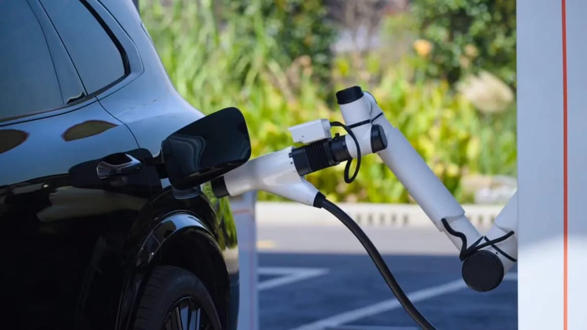China supera a EE. UU. en velocidad de carga de vehículos eléctricos