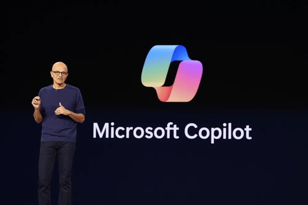 Satya Nadella de Microsoft aboga por un 'freno de emergencia' para los modelos de IA